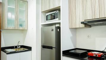 Apartment | Private kitchen | Fridge, microwave, stovetop, electric kettle