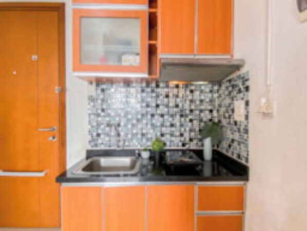 Appartement | Cuisine privée | Réfrigérateur, plaque de cuisson, bouilloire électrique, tables à manger