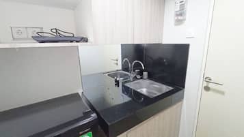Studio | Private kitchen | Fridge, stovetop, rice cooker