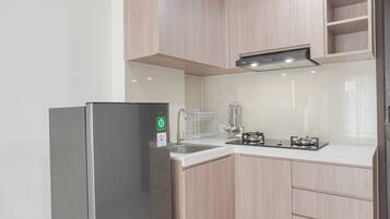 Studiolejlighed | Privat køkken | Køleskab, kogeplade, riskoger