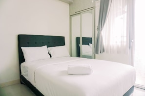 Basic Studio - Best Deal And Enjoy Living Studio Green Pramuka City Apartment (Jakarta)
