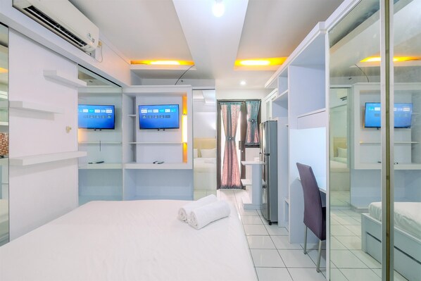 Studio | Desk, free WiFi - Good And Homey Studio At Kebagusan City Apartment (Jakarta)