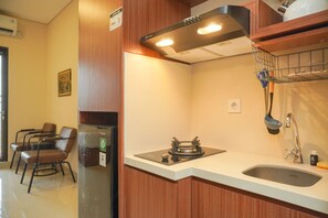 Studio | Cuisine privée | Réfrigérateur, plaque de cuisson, cuiseur de riz