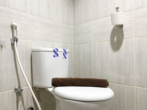 Studio | Bathroom