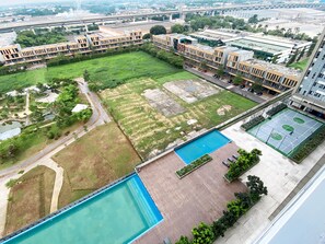 Exterior - Relaxing Studio At Vasanta Innopark Apartment (Cikarang)