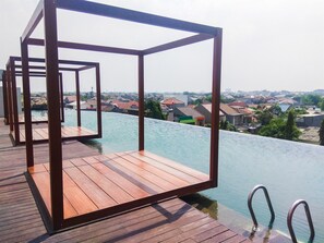 Outdoor pool - Good Choice And Cozy 2Br Grand Kamala Lagoon Apartment (Bekasi)