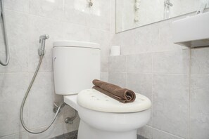 Bathroom - Good Deal And Homey Studio Bassura City Apartment (Jakarta)