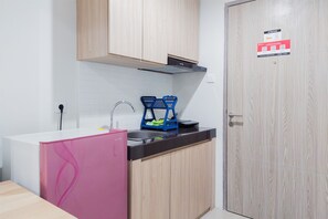 Private kitchen - Good Deal And Homey Studio Apartment Anwa Residence Bintaro (South Tangerang)