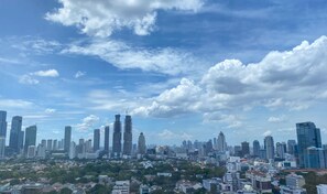 Studio | Pemandangan dari bilik