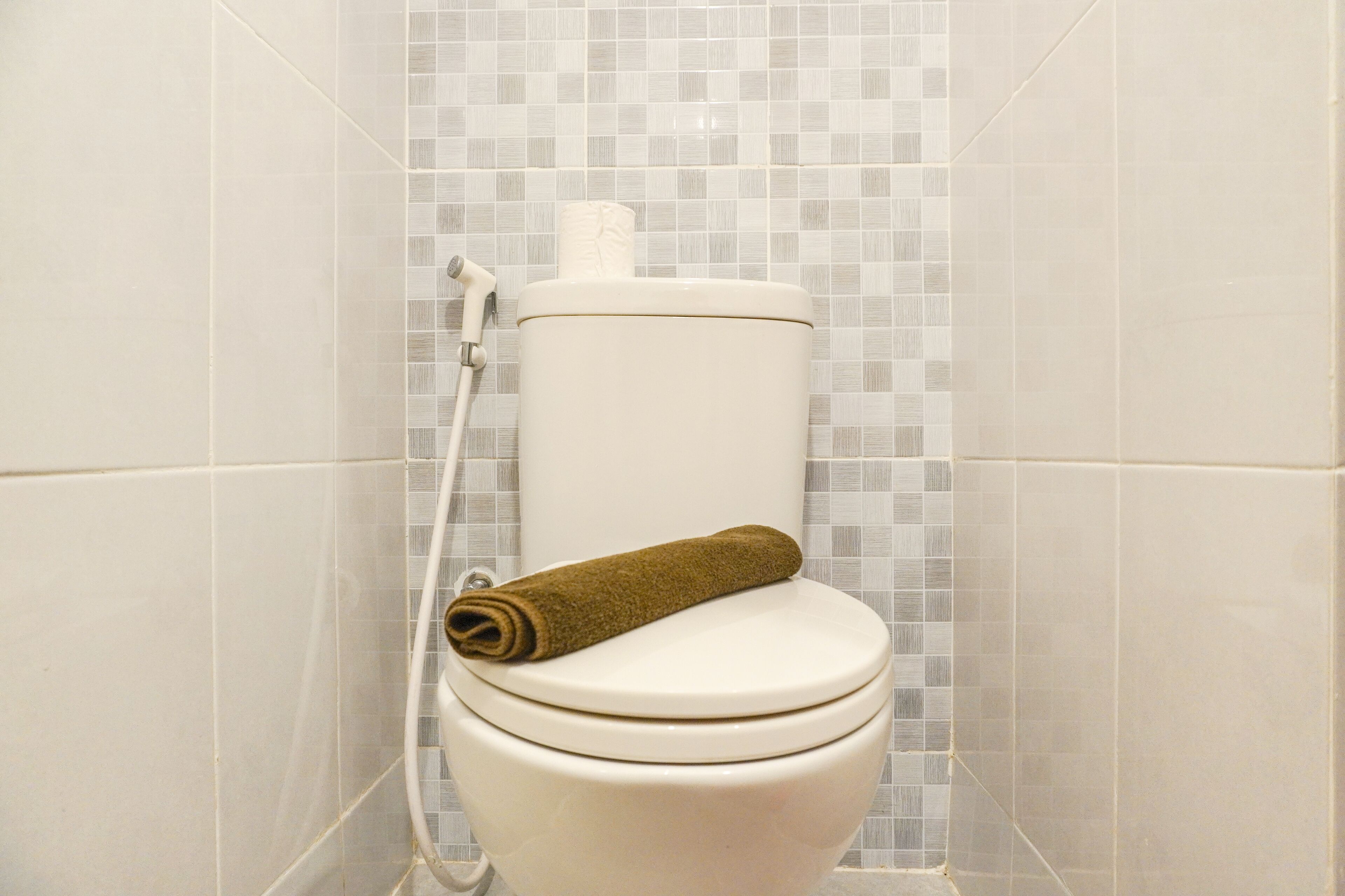 Studio | Kamar mandi | Shower, perlengkapan mandi gratis, handuk, dan sabun