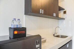 Studio | Private kitchen - Comfortable And Well Design Studio Tokyo Riverside Pik 2 Apartment (Teluknaga)