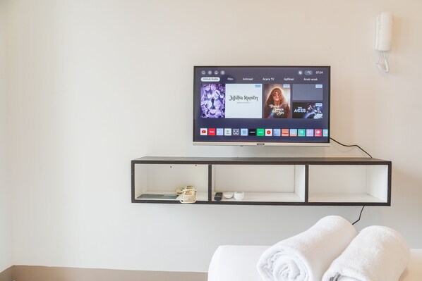 Studio | Skrivbord och gratis wi-fi