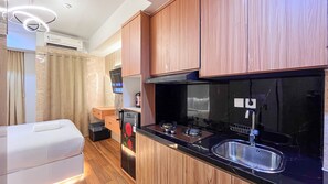 Studio | Cuisine privée | Réfrigérateur, plaque de cuisson, cuiseur de riz
