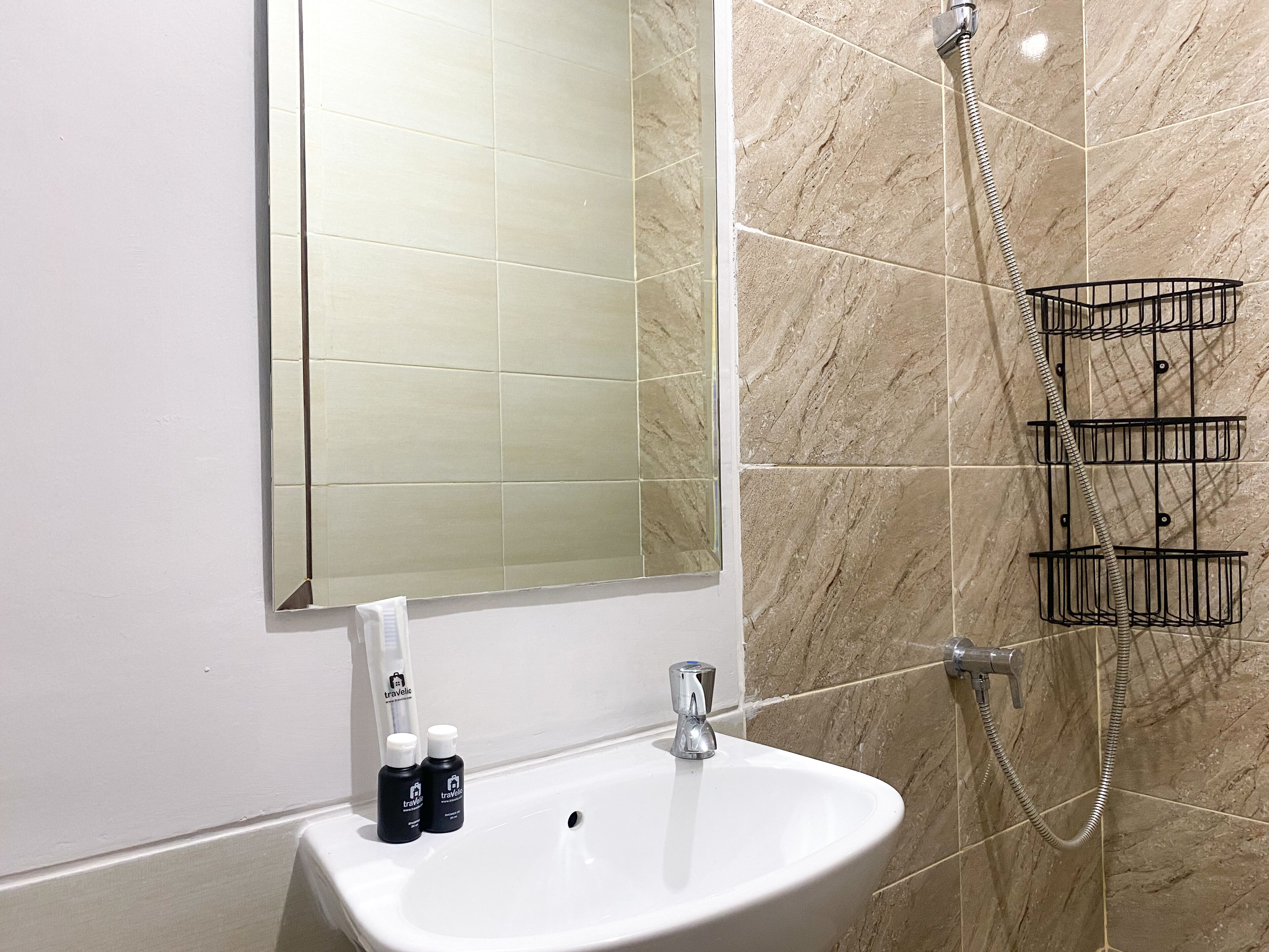 开间 | 浴室 | 淋浴设施、免费洗浴用品、毛巾、肥皂