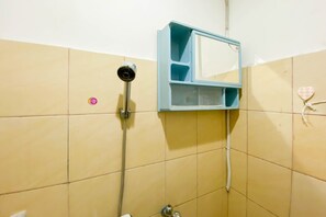 Apartament | Bany | Dutxa, articles de tocador gratuïts, tovalloles i sabó