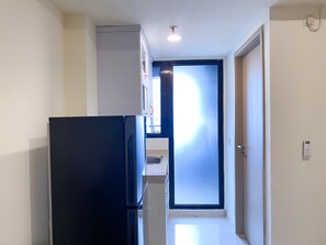 Private kitchen - Comfort Stay 2Br Meikarta Apartment (Cikarang)