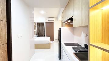 Studio | Dapur pribadi | Lemari es, kompor, dan penanak nasi