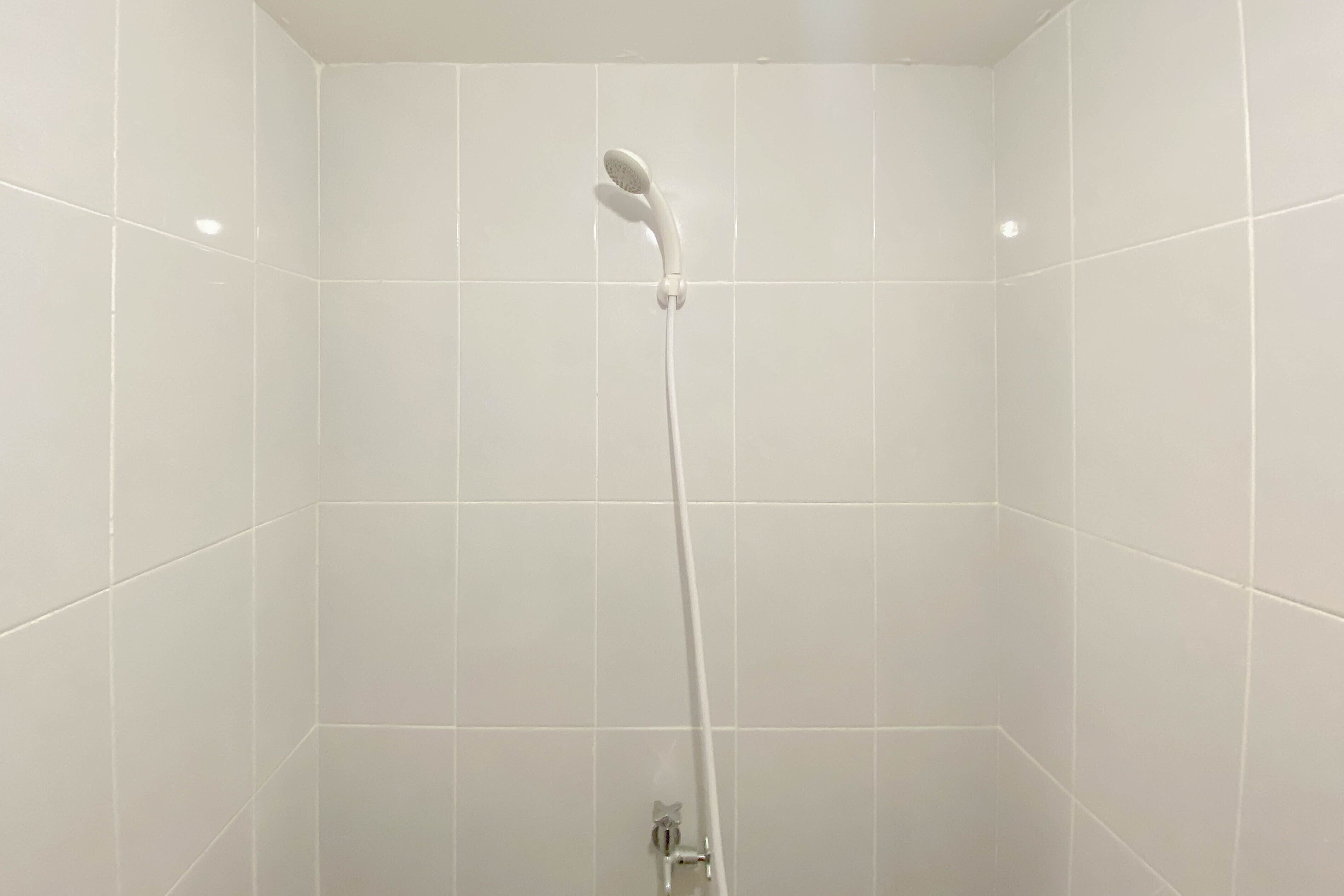 开间 | 浴室 | 淋浴设施、免费洗浴用品、毛巾、肥皂