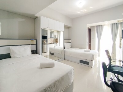 Strategic And Comfy Studio At Skyland City Jatinangor Apartment
