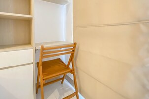 Studio | Desk, free WiFi