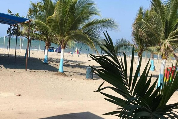 Beach - Casa - Cabaña ELA en Coveñas, Frente al mar (Sucre)