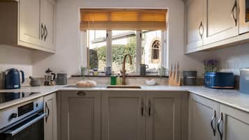 KylskÄp, mikrovÄgsugn, ugn och spishÀll