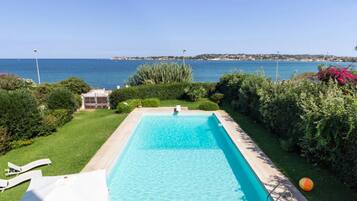 Villa, Smoking | 4 bedrooms