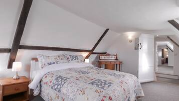 7 bedrooms, individually decorated, individually furnished, free WiFi