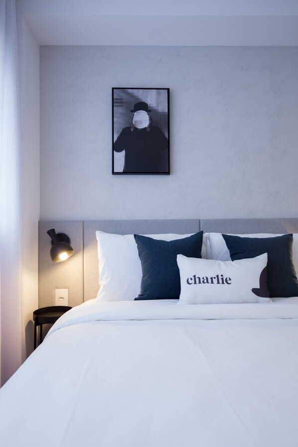 Hypo-allergenic bedding, individually decorated, desk, free WiFi - Charlie The Arch Moinhos  (Porto Alegre)