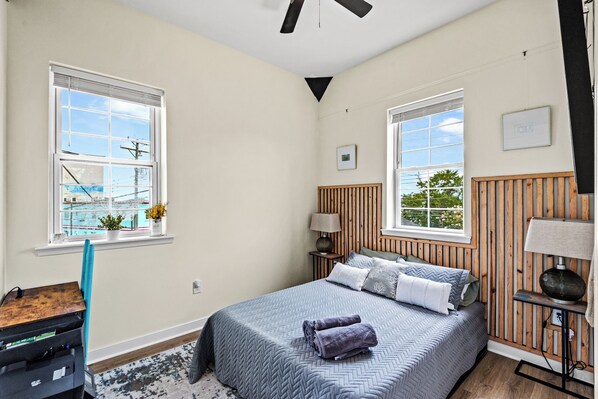 2 bedrooms, desk, travel crib, free WiFi