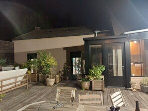 Outdoor dining - Maison Plein Centre Ville de Compiègne,10 mn de la Gare, 40 mn de Aéroport CDG (Compiègne)