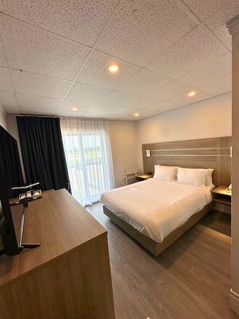Blackout curtains, soundproofing, iron/ironing board, free WiFi. Hôtel La porte de la Mauricie