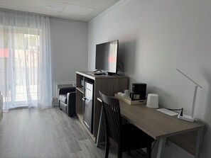 Blendingsgardiner, lydisolert, strykejern/-brett og wi-fi (inkludert)