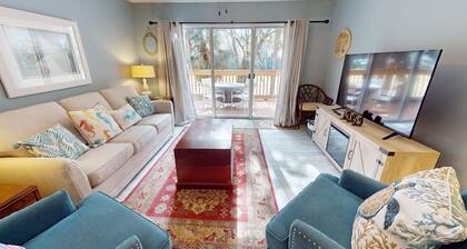 2BR/2BA Condo with golf views ~ Edisto On My Mind