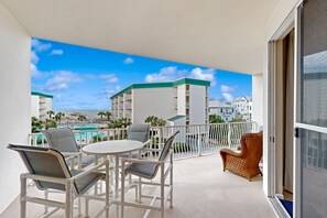 Outdoor dining - Beach-view condo with outdoor pool, hot tub, sauna, tennis, BBQ, & beach access (Santa Rosa Beach)