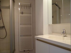 Hair dryer, towels, toilet paper - Blankenberge (Blankenberge)