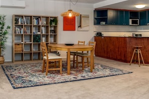 Dining - Vibrant 2BR Apt | 500m to Manuka/Kingston! (Griffith)