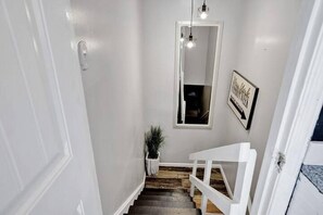 Interior - South Hampton 6 miles from UAB (Birmingham)