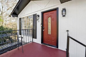 Exterior - South Hampton 6 miles from UAB (Birmingham)