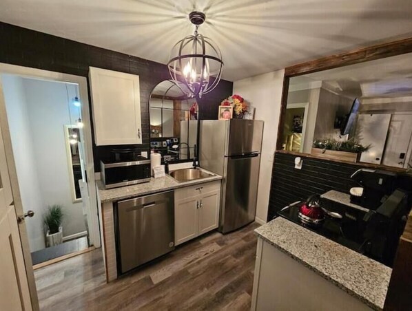 Private kitchen - South Hampton 6 miles from UAB (Birmingham)