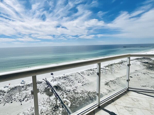 Property grounds - Emerald Isle #1202, Beach Front, Beach Chair Service Included! (Pensacola Beach)