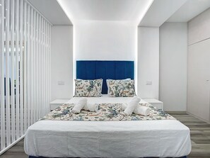 1 bedroom, desk - Torre Palace II by Atlantic Holiday (Camara de Lobos)