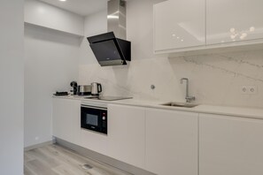 1 bedroom, desk - Torre Palace II by Atlantic Holiday (Camara de Lobos)