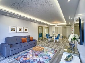 1 bedroom, desk - Torre Palace II by Atlantic Holiday (Camara de Lobos)