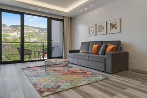 1 bedroom, desk - Torre Palace II by Atlantic Holiday (Camara de Lobos)