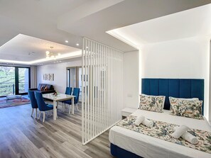 1 bedroom, desk - Torre Palace II by Atlantic Holiday (Camara de Lobos)