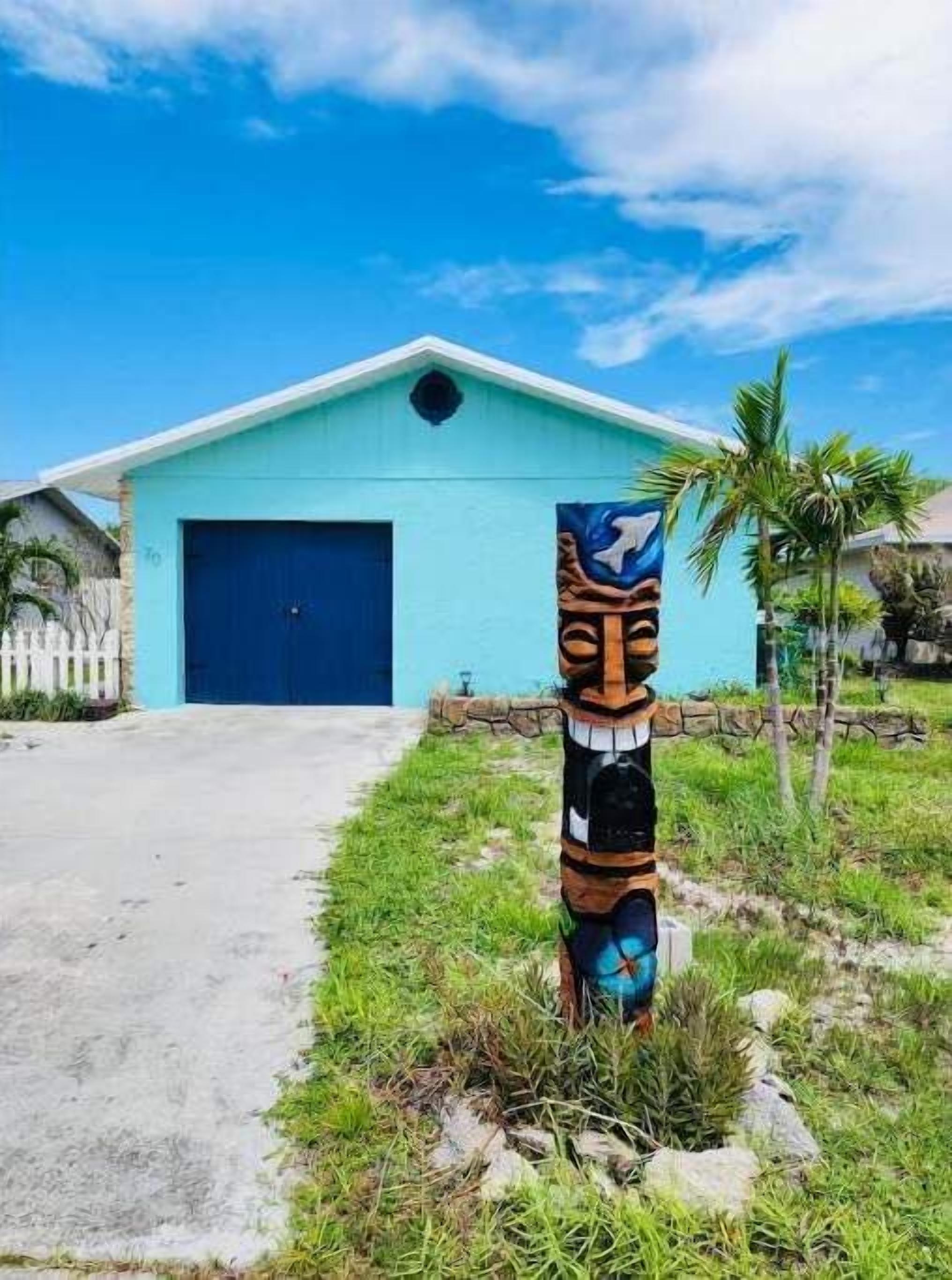 Lovely 3Bed Home Merritt Island- 10 MIN from BEACH!