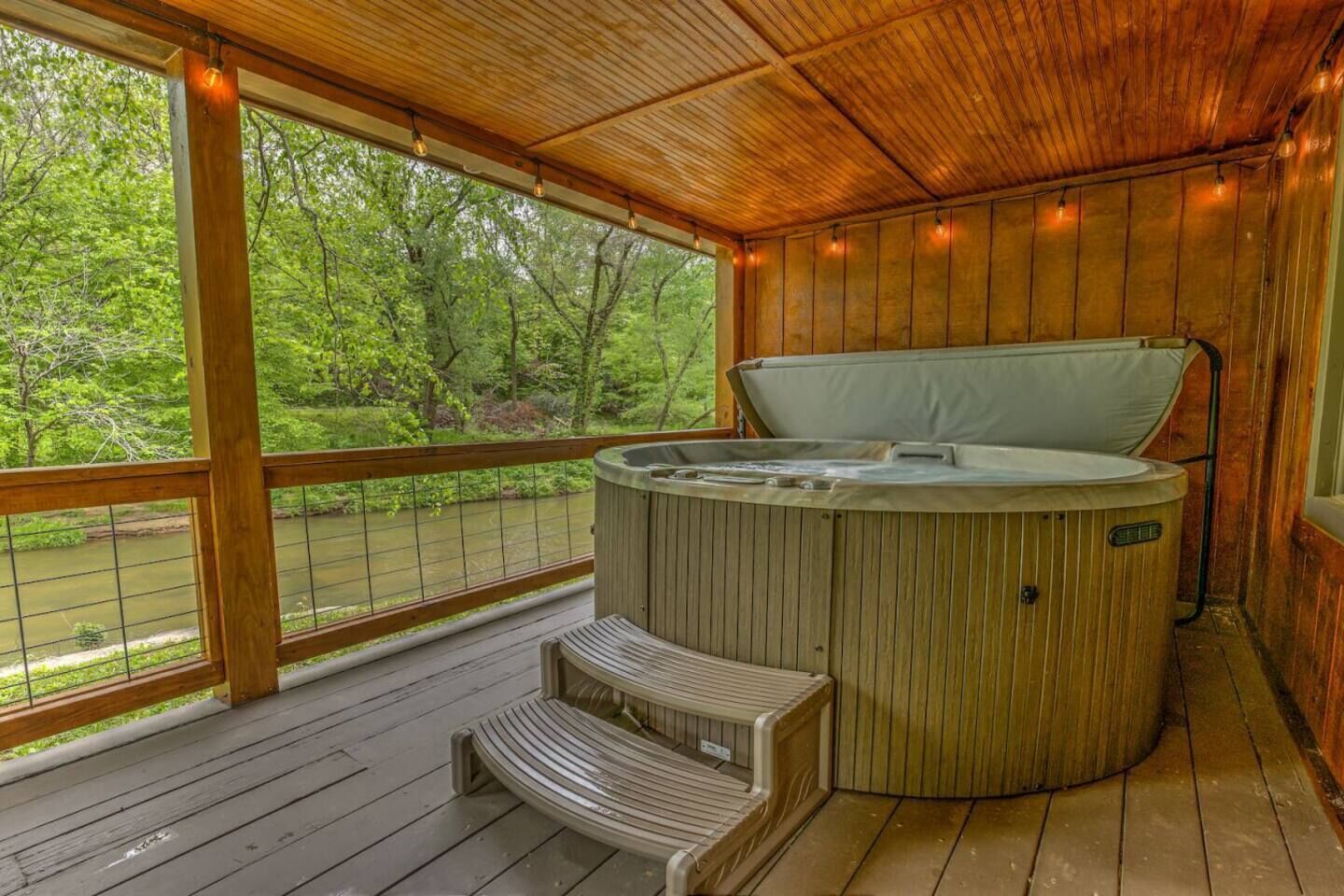 Indoor spa tub