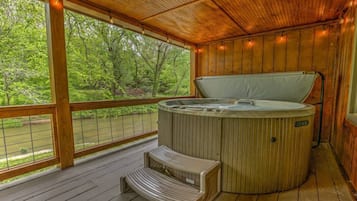Indoor spa tub