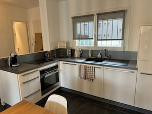 Private kitchen - Appartement Plein Centre (Sainte-Maxime)